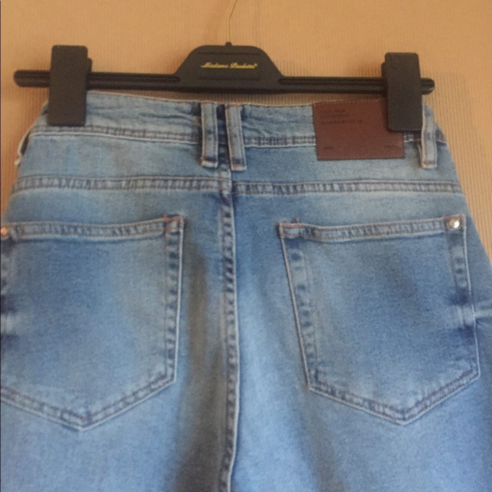 Blue Jean - Picture 3 of 5